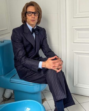 Arnaud Valois Instagram - More #bts because you worth it ✨ #becomingkarllagerfeld @disneyplusfr @hulu