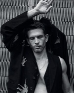 Arnaud Valois Instagram - @schonmagazine 
photography. @tsuvasasaikusa  fashion   interview. @thepatrickclark  grooming. @ludovic.bordas @airportagency 
production. @clara.alaieb 
lighting. @leobeauregard 
🙏🏻 @personaeconsilium @charlottetourret #becomingkarllagerfeld @disneyplusfr @hulu