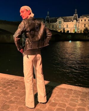Arnaud Valois Instagram - #becomingkarllagerfeld NOW on @disneyplusfr @hulu 
#bts with an absolute dream team (in front and) behind the camera @isaurepf @jeromesalle @audreyestrougo @arnaud_de_c @raphaellebacque @isabelledegeorges @jourpremier_ @gaumont_ @nathertzb @melopreel @madslepart @chavanne_chavanne @jeanrabasse @chapellevalerie @sebastienquinet @carolineduboisphotographie @hugoaltmayer and many more 🫶🏻 || ❤️ @juliawarholafaure @adrien.dantou @jeannedamas @agnesjaoui @alexlutzofficiel