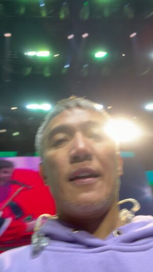 Arnel Pineda Instagram - what a beautiful noise and love you have given to us tonight folks..my apologies though for calling out North Dakota tonight instead of #SouthDakota folks..guess i am out of my head the whole show..and yet,here u are,stayed and rocked our world..again,my deepest apology #SouthDakota #TheSummitArena #GODsblessingsandgrace 🙏🙏🙏
huge huge thank you to #siouxcity #Iowa at the #TysonEventsCenter the other night too 🙏🙏🙏