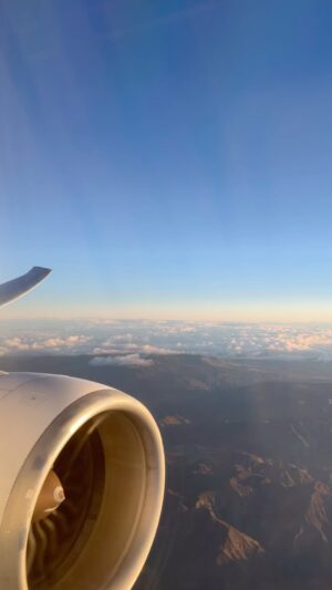 Arnel Pineda Instagram - #goodday #beautifulday #fullofhope #betterdaysahead #seaofclouds #sunrise #lifewontwearmeout #notever #neversurrender