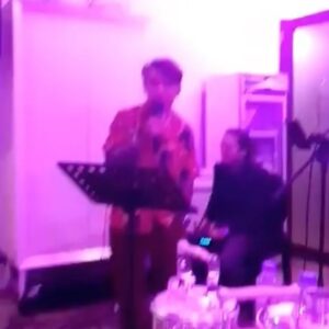 Arnel Pineda Instagram - singing for our birthday girl and paying homage to the great @bryanadams …thank you for writing this iconic song…
#twoglassesofchampagne #HappyBirthday @joyoyson 😍😍😍
#me #myfamily  #ReubenLista and the rest of your beloved family and friends had an amazing time..’til next birthday #JoyOyson 😍😍😍