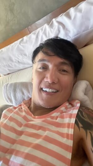 Arnel Pineda Instagram - #fromafter #tobefore #tonow #totomorrow #towhatscoming #haveagreatday #myfriendsandfamilies #wedontsurrender #wedontgiveup #westaygrateful #westayhungry #weprayeveryday #forguidance #forlight #forsimplethings #forhappythoughts #forbeautifulkife #forcolorfullife #formoresunrises #formoresunsets #formoreofourdreams #areoutthere #tobeclaimed #tobeenjoyed #bittersweet #muchaswewantsuccess #letfailureteachyou #betterpersonwewillbe  #journeyon🙏🙏🙏
