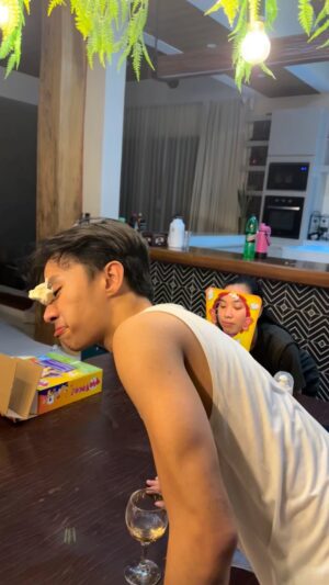 Arnel Pineda Instagram - #kidswillalwaysbekids #theyrerockingit #lovedwatchingthem #tnisishome #lovingeveryminute 🇵🇭🤡😍🤟😱