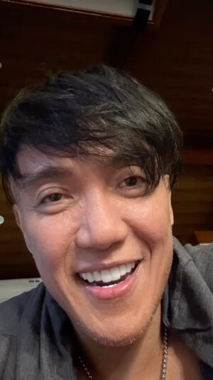 Arnel Pineda Instagram - #haveanamazingnight #everyone #maybemysmile #isenoughtomakeyournight #butifnot #ohdear #betterlucknexttime
