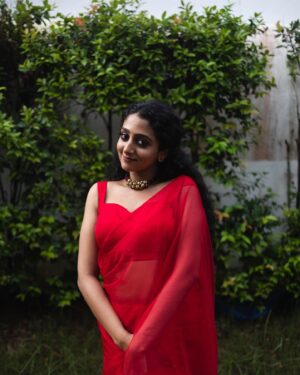 Arsha Baiju Instagram - ♥️♥️♥️
Styling : @amritha_lakshmi___ @styledby_al_ 
Photography : @premsampaul 
Mua : @sreegeshvasan_makeupartist @vasan_makeupartist 
Jewelery : @titli.flutteringwings 
Outfit : @kritilabel 
Location : @napierheritage 
Special thanks : @shanavas_ismaill 
#saree #redsaree