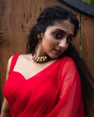 Arsha Baiju Instagram - ♥️♥️♥️
Styling : @amritha_lakshmi___ @styledby_al_ 
Photography : @premsampaul 
Mua : @sreegeshvasan_makeupartist @vasan_makeupartist 
Jewelery : @titli.flutteringwings 
Outfit : @kritilabel 
Location : @napierheritage 
Special thanks : @shanavas_ismaill 
#saree #redsaree
