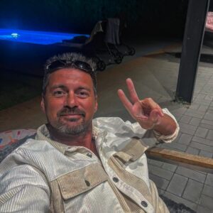 Artem Milevskyi Instagram - Top leto😘