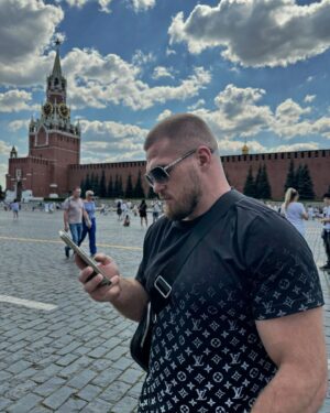 Artem Reznikov Instagram - Познание стран мира – украшение и пища человеческих умов.