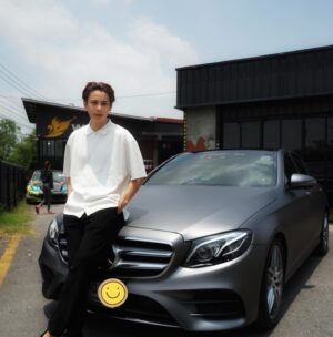Artit Tangwiboonpanit Instagram - ใครเบื่อสีรถตัวเองแนะนำเลยเหมือนได้รถใหม่ บริการดี ก็เร็วมาก2วันเสร็จ มีออกแบบรถแบบ3Dให้เห็นเลยว่ารถจะออกมาเป็นยังไง แนะนำเลยครับ @wraparea_th