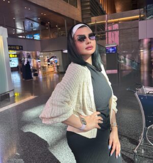 Aseel Hameem Instagram - أنا معلن لك أستسلام قلب كابر بصده 
#أصيل_هميم