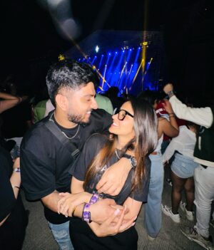 Asees Kaur Instagram - 365 days of Us 👩‍❤️‍👨 making memories that will last a lifetime 🧿 Can’t wait for the next chapter unfolding soonest 🩵
Here’s to being weird & wonderful together ❤️💙
Happy 1st Anniversary love @goldiesohel