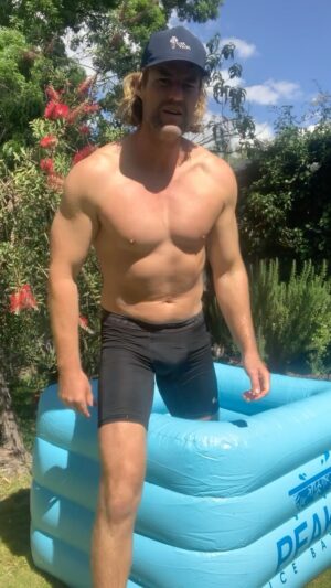 Ash Williams Instagram - I’m taking an ice bath everyday to support Team Politix this @movember in raising money and awareness for men’s health (I’m also raising awareness by going on political TV shows lol) Cheers for the bath @peakn_ice Link in bio to support. @politixmenswear #politics