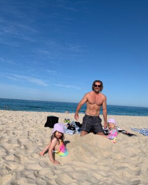 Ash Williams Instagram - Couple of mermaids and a merman 🧜‍♀️🧜🧜‍♂️ #mermaid #merman