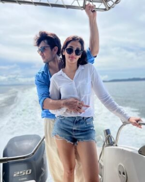 Ashish Bisht Instagram - Life is a journey, we are just injoying the ride ♥️ @natashasingh007 
Location- @saii.phiphiislandvillage 
#travelling #travelphotography