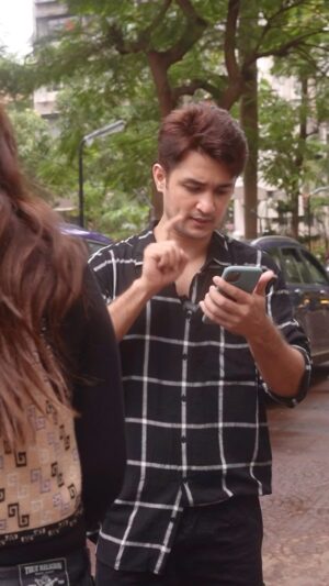 Ashish Bisht Instagram - Zindagi on loop 🤣 @natashasingh007 @aliya_hamidi @zeeshan.ali78 #funnyskits #comedy #loop #21ShadesOfAshish