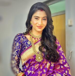 Ashlesha Savant Instagram - Meet Arooni - moi 
 Pari - @puvikag 
Rani - @maahi_bhadra_15 

Our new show #gudiyarani 

On @dangal_tv_channel - such an amazing team and thank you for this fabulous role 

Produced by - @bodhitreemultimedia ❤️❤️❤️thank you for this and all the love ❤️
 @bhavnawritervyas I love you 🥰 
@the_billionaire_neelam -  your guidance is ❤️❤️🥰

Directed by - @surajjrao 

#dangaltv #newshow #showeryourlove #blessed #actorslife