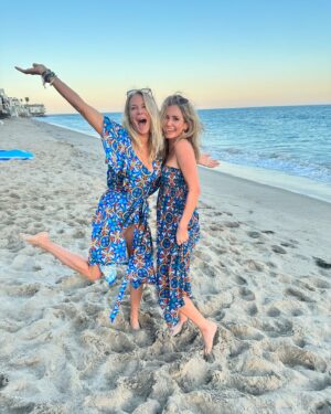 Ashley Jones Instagram - When you’re missing🇮🇹, then your friends remind you you live in Sunny Southern California. Malibu summers are amazing. 

We ♥️you @jennifergareis  and happy birthday to you and @katherinekellylang ♥️💃