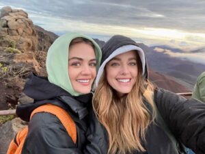Ashley Newbrough Instagram - The most stunning sunrise! Yes we had to wake up at 2 and yes I was freezing and exhausted and wondering if I had made a mistake agreeing to her master plan but then the sun woke up and everything made sense. ♥️🌞 Happy Easter!