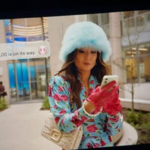 Ashley Park Instagram - Mindy in her mob wife era 🦚🩵🌺
#emilyinparis