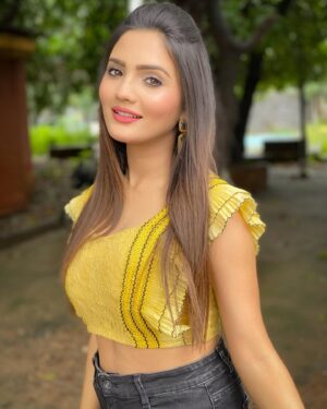 Ashna Kishore Instagram - Wearing sunshine today ☀️💛✨

#AshnaKishore #GoodMorning #PositiveVibes