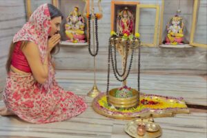 Ashna Kishore Instagram - ॐ त्र्यम्बकं यजामहे सुगन्धिं पुष्टिवर्धनम्। उर्वारुकमिव बन्धनान् मृत्योर्मुक्षीय मामृतात्॥🔱🕉️🧿❤️😇🙌🏻🙏🏻

Har Har Mahadev 🔱❤️‍🔥 

#HarHarMahadev #Shiv #JaiShivShambu #Shankar #shivshankar #shiva #shivji #sawan #saawan #bholenath #bhole #bholebaba #bholeshankar #bholebhandari #AshnaKishore #omnamahshivaya #omnamahshivay #om #namah #shivay #mahakal #jaimahakal #ujjain #mumbai #shivgauri #mahadev #mahadeva #shivling #blessed #bholenathsabkesath
