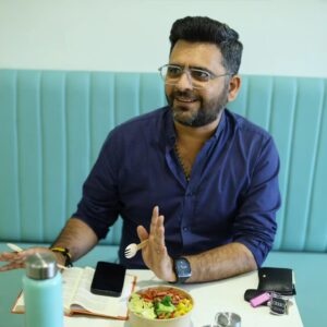 Ashok H Choudhury Instagram - It was pleasure welcoming celebrity Mr. Ashok Choudhary National Award Winner, Producer, Director and Speaker and at our Salad Time, Prahladnagar outlet,  he is a very down to earth person and have appreciated our healthy food, For his first visit to the outlet he tried Mexican Bean salad.

If you are looking for some healthy eats, we offer healthy and delicious, salads,warm bowls, cold press juices and much more...
.
.
.
#salad #salads #healthylifestyle #healthyfood #healthyeating #health #saladtime #dietfood #nutrition #ahmedabad