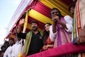 Ashwin Babu Instagram - Honoring tradition and seeking blessings from Goddess Mahakali at the Bonalu festival has filled my heart with immense gratitude. As I stand on the cusp of my film ‘Shivam Bhaje’ releasing on August 1st, I pray for divine guidance and success. Feeling blessed and ready to share this journey with all of you. ❤️✨ 

Also Thanking @iammangli gaaru for inviting me to such a great celebration of Bonalu🙏

@diganganasuryavanshi @pallaviprashanth_

#ShivamBhaje #ShivamBhajeonAug1st