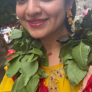Ashwini Sree Instagram - Om nama shivayaaaa

#shiva #arunachalam #arunachalammuruganantham #shivatemple #shivashakti #shivanya #temple #templejewellery #nomakeup #dimple #ashwini #bigboss #tflers