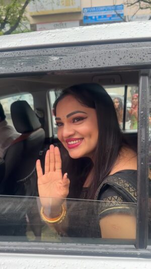 Ashwini Sree Instagram - Pawan kalyan fans ekada😍😍🥰 

#pawankalyan #pawankalyanfans #pawankalyanfansclub #pawankalyanfc #pawankalyan😍 #jenasena #ashwini #bigboss #opening #bheemavaram #love #photooftheday #photography #portraitphotography #photo #smile #dimple #hyderabad #hyd #explorar #explorepage #trending #reels #instagood