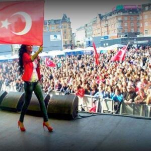 Aslı Kökçe Instagram - Ulu Önder Mustafa Kemal Atatürk'ü saygıyla ve özlemle anıyorum. 30 Ağustos Zafer Bayramı'mızın 100.yılı kutlu olsun . Ne mutlu Türküm diyene ❤️❤️❤️❤️🇹🇷🇹🇷🇹🇷🇹🇷🇹🇷🇹🇷🇹🇷🇹🇷🇹🇷🇹🇷