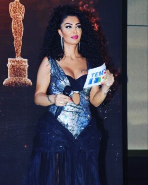 Aslı Kökçe Instagram - Ben seçemedim 4 foto yükledim en güzelini siz seçin @temiztv ödül töreninden ❤️👏🏽🙏🏽