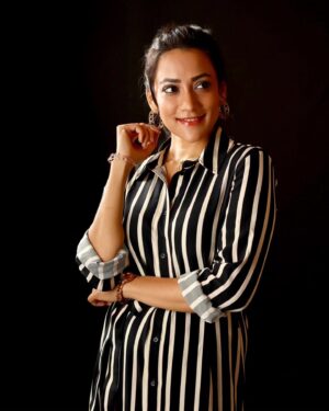 Asritha P Instagram - Asritha Recent Ananda Vikatan Interview Photoshoot ✨ Pc : @rakeshsiva28 
Inframe: @asritha_kingini 
.
#asrithasreedas #asritha #vikatan #anandavikatan #cinemavikatan #interview #photoshoot #vijaytelevision #photography #modelshoot #fashionphotography #fashionstyle #tamizhumsaraswathiyum #trend #instagram