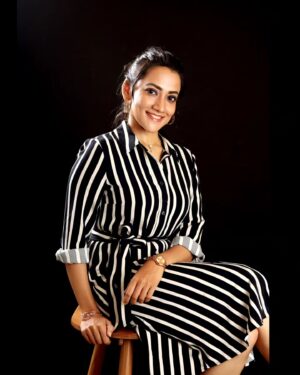 Asritha P Instagram - Asritha Recent Ananda Vikatan Interview Photoshoot ✨ Pc : @rakeshsiva28 
Inframe: @asritha_kingini 
.
#asrithasreedas #asritha #vikatan #anandavikatan #cinemavikatan #interview #photoshoot #vijaytelevision #photography #modelshoot #fashionphotography #fashionstyle #tamizhumsaraswathiyum #trend #instagram