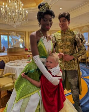 Astrid Coppens Instagram - #Photodump van ons magische prinsessenweekend in Disneyland ✨👑 Het was een droom die uitkwam voor ons allen 🌹 #DisneyMagic #PrincessVibes #advertentie
@disneylandparis @disneybe #disneylandparis #UnforgettableMemories