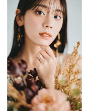 Asuka Kijima Instagram - 💐

dress @varie_dress by @wd1110s 
photograph @teranakaikkei 
hairmake @midori_hm 
flower @yuiflower_tokyo_ 

昔からお世話になっているカメラマン一桂さんの素敵すぎる写真、
いつも丁寧で絶対に可愛くしてくれる翠さんのヘアメイク。
yui flowerさんが作ってくれた世界に一つだけのお花。
そしてさぁやさんが選ぶvarieのドレス。

大好きなひとたちのおかげで、
思い出に残る最高の写真を撮ることができました。
ありがとうございます♡
‍

お仕事の写真ではありませんが、
一生に一度なので、お許しください…🙇‍♀️
‍
