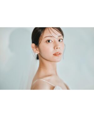 Asuka Kijima Instagram - 💐

dress @varie_dress by @wd1110s 
photograph @teranakaikkei 
hairmake @midori_hm 
flower @yuiflower_tokyo_ 

昔からお世話になっているカメラマン一桂さんの素敵すぎる写真、
いつも丁寧で絶対に可愛くしてくれる翠さんのヘアメイク。
yui flowerさんが作ってくれた世界に一つだけのお花。
そしてさぁやさんが選ぶvarieのドレス。

大好きなひとたちのおかげで、
思い出に残る最高の写真を撮ることができました。
ありがとうございます♡
‍

お仕事の写真ではありませんが、
一生に一度なので、お許しください…🙇‍♀️
‍