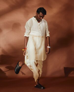 Atlee Kumar Instagram - Pooja vibes

Stylist @jukalker 
Kurta @jade_bymk
And Handwoven silk veshti
Photographer @mohitvaru 
Makeup @avnirambhia