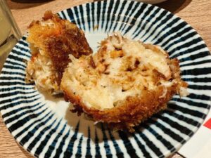 Atsushi Horie Instagram - #バースデーケーキ というカルチャー🎂
#カニクリームコロッケ という概念🦀