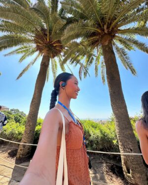 Audrey Ho-Wen-Tsaï Instagram - • Barcelona dump 🇪🇸🌞
•
•
•
•
•
•

merci à la mouette pour sa collaboration sur la dernière photo hahaha 

#spain #vacaciones #barcelona #dump