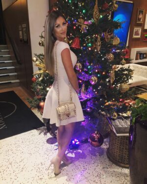 Audrey Pinault Instagram - Christmas in Miami 🌲🎁
.
.
.
.
.
#miami #miamibeach #holidays #holidayseason #holidaystyle #christmastree #cute #cutedress #nudedress #style #nudeisastyle #classy