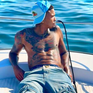 August Alsina Instagram - Pilot & Co 🛥️ ⚓️ - @encinawellness