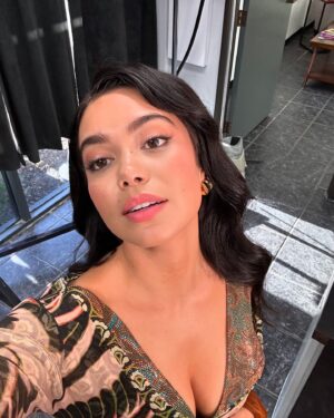 Auli'i Cravalho Instagram - watashi wa star