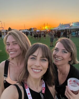 Aura Garrido Instagram - Posiblemente la mejor semana del año.
@madcoolfestival, The Killers, y ayer Metallica.

Gracias @vibramahou ✨