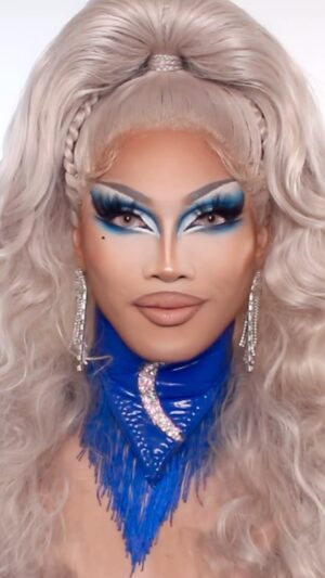 Aura Mayari Instagram - She’s a 💎 in the sky 

#makeuptransformation #makeuptransition #dragmakeup