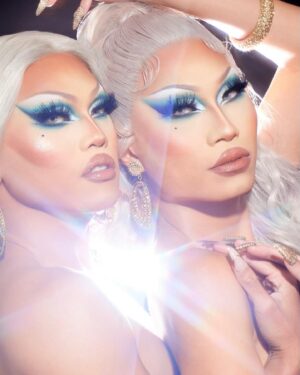 Aura Mayari Instagram - KahmAura
Asian Moon Goddess Sisters 🌙

#dragrace Make Over Challenge

Make up by me
📸 @ericrichardmagnussen
Hair by @moek_hair @gorak_eldar