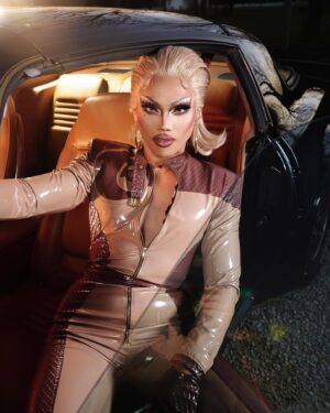 Aura Mayari Instagram - KAYUMANGGI - Filipino skin color for brown/tan
Racer look #dragrace

📸 @alyssabarkerphoto assist @bexxchin 
👗 @hausofcurio 
💇‍♀️ @gorak_eldar