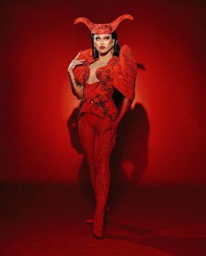 Aura Mayari Instagram - Pinay Representation

👗 @domingocholula head piece @hailsatinmillinery 
💇‍♀️ @gorak_eldar
📸 @alyssabarkerphoto assist: @bexxchin