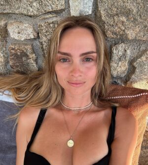Aurélie Pons Instagram - C’était cool les vacs