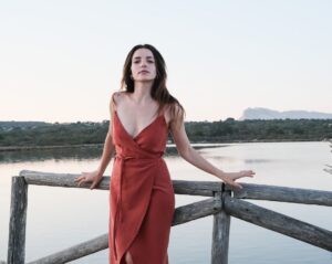 Aurora Ruffino Instagram - Bellissima prima serata al festival @cinematavolara Abbiamo presentato “Io Capitano” di Matteo Garrone insieme ai protagonisti del film @sipaulsarr @amath_diiallo 

Grazie a tutte le persone che sono state con noi! ♥️

@nerimarcoreofficial 
@4tunelloyd 

@souldazecollection @dicarlorella 
@iosselliani 
@frankshouter